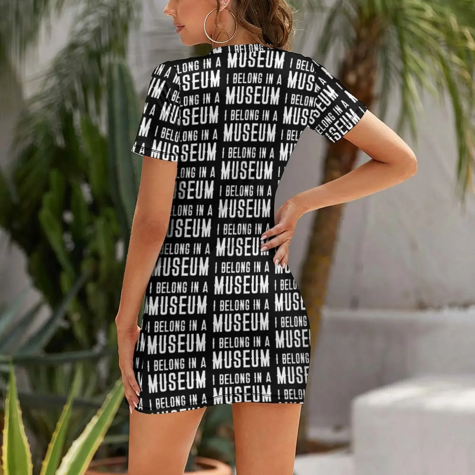 I BELONG IN A MUSEUM Jurk met  - Summer Clothing Trends For Women 2026 recensie en prijs